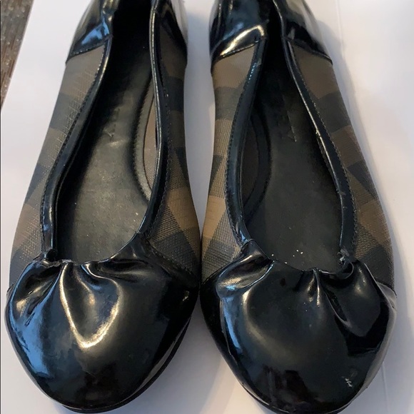 Burberry print flats - Picture 1 of 2